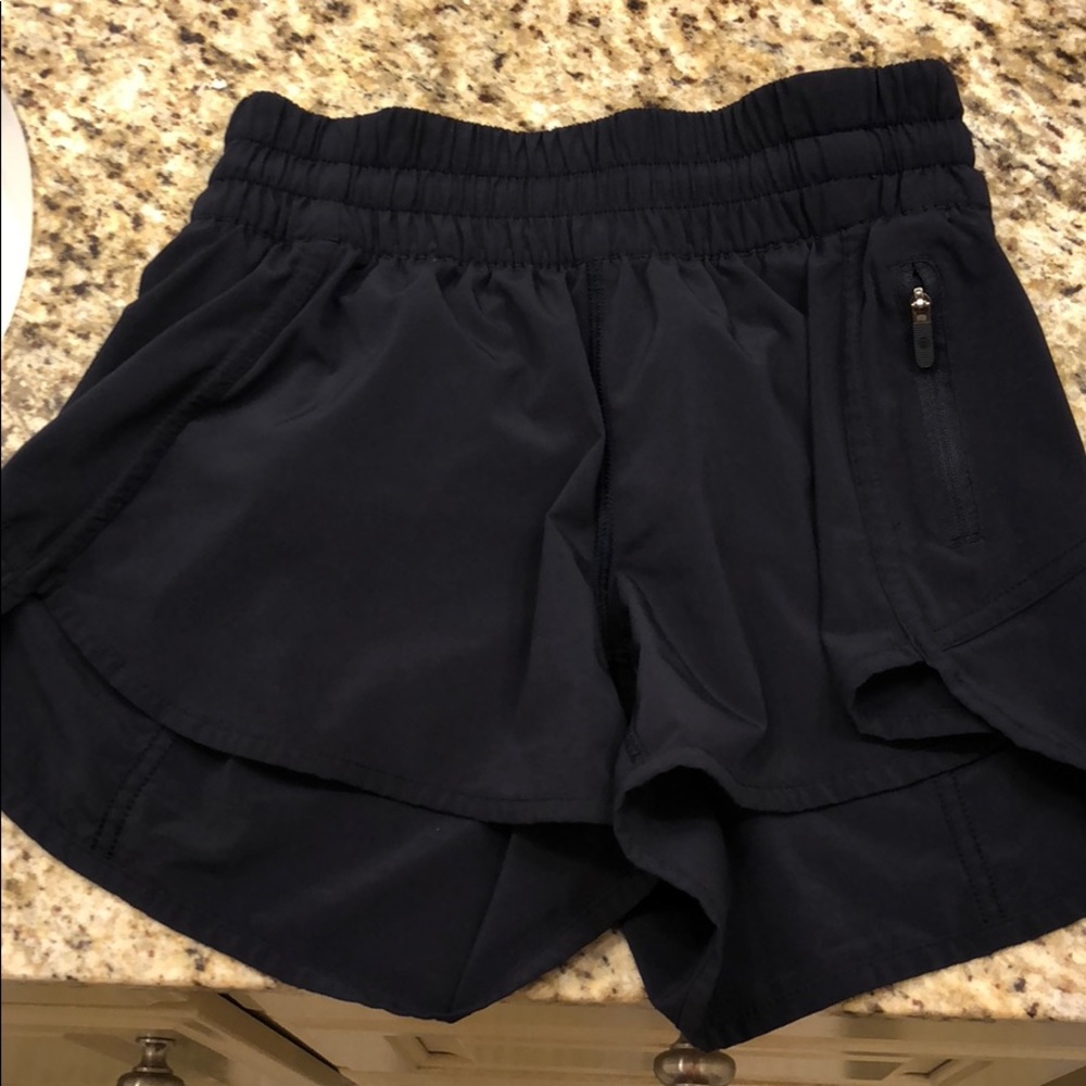 Lululemon tracker shorts